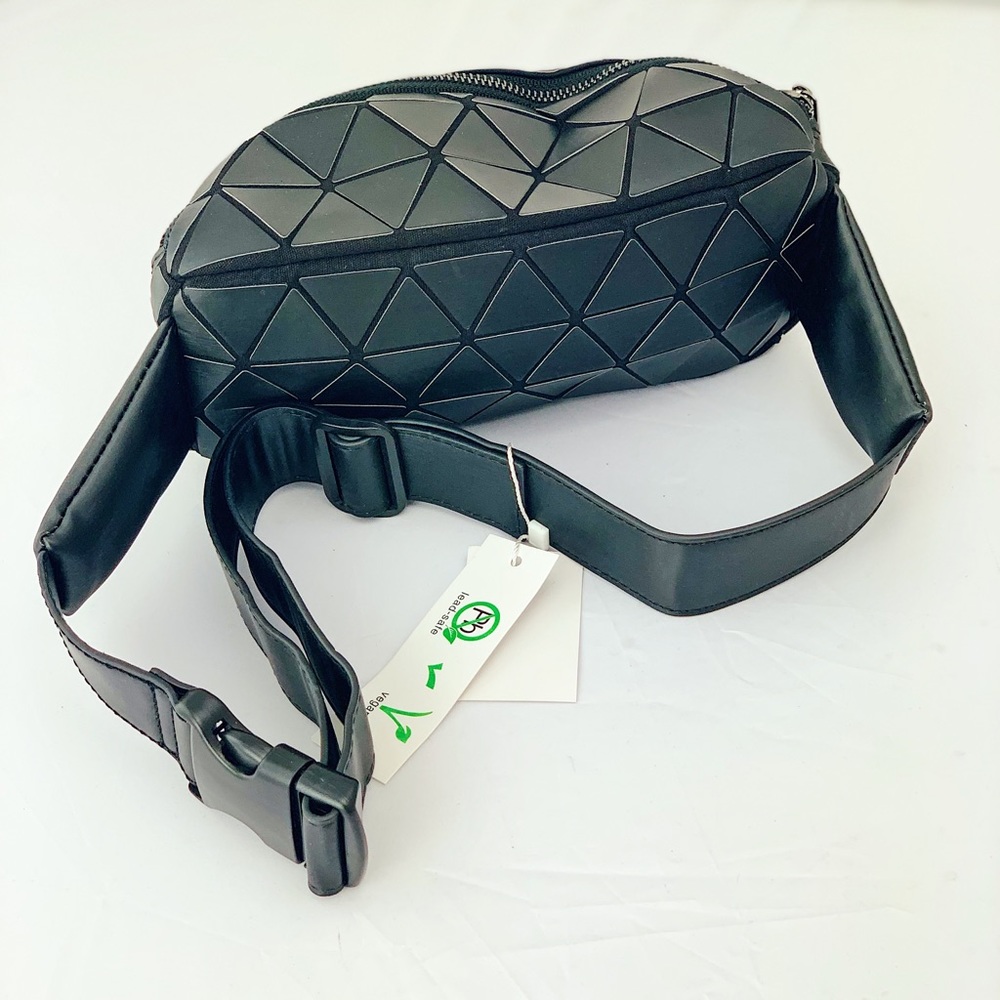 Black Geometric Fanny Pack /Belt Bag/ Satchel - Picture 3 of 8